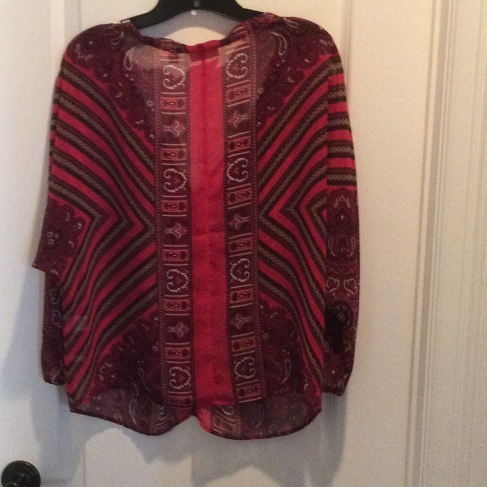 Brand new top!!! Very lightweight with 3/4 sleeves. - Picture 2 of 3